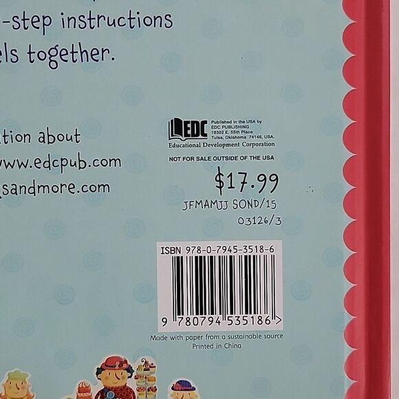 USBORNE PRESS-OUT PAPER TOWN - NEW! - Picture 3 of 3